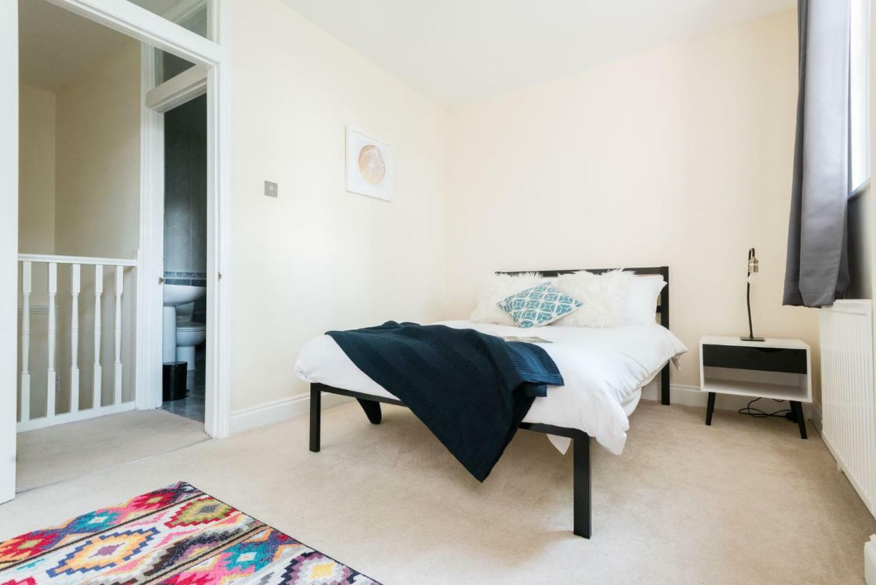The Lapis Lounge - Large 3bdr House At River Avon Apartment
